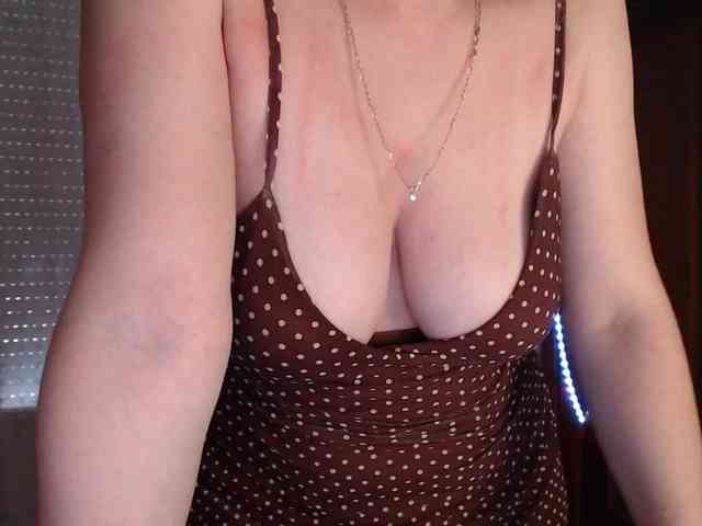 Alina-Lovely webcam