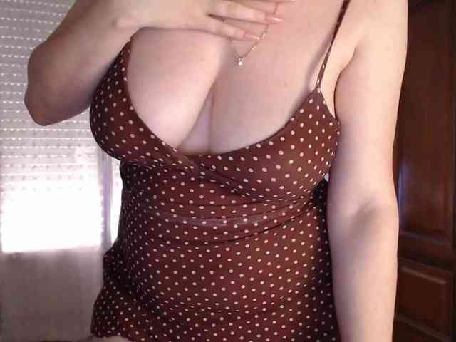 Alina-Lovely webcam