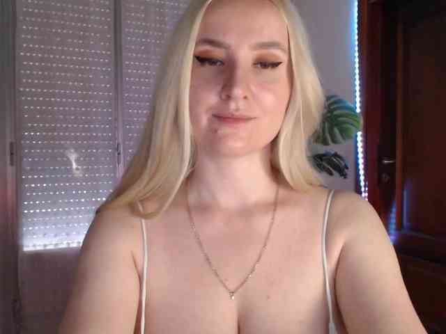 Alina-Lovely webcam