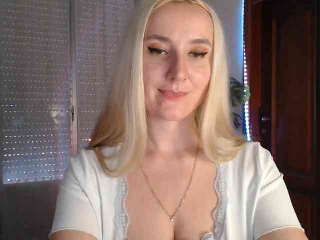 Alina-Lovely webcam
