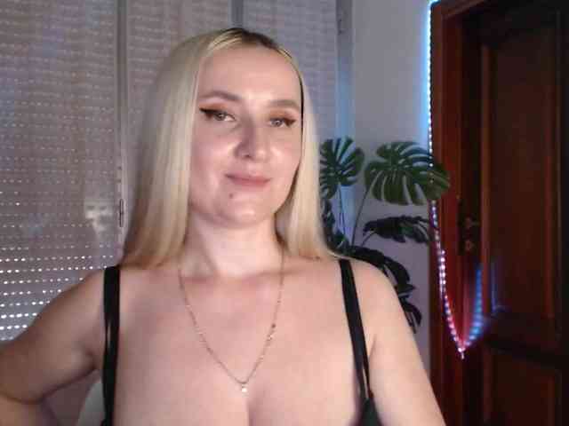 Alina-Lovely webcam