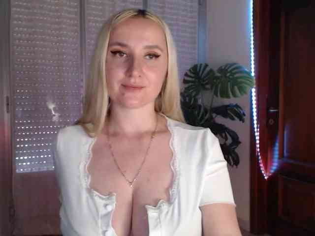 Alina-Lovely webcam