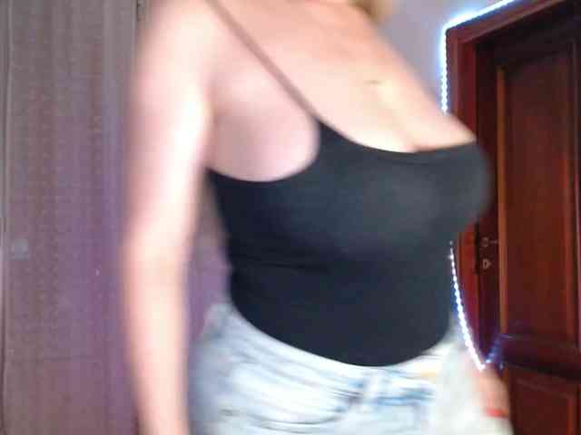 Alina-Lovely webcam