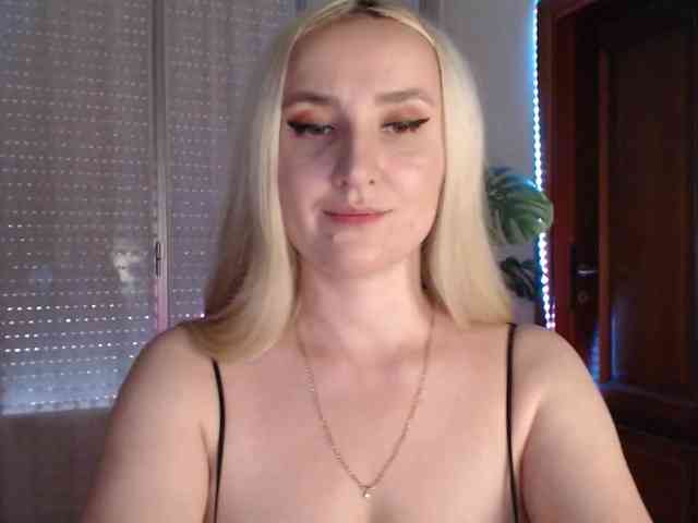 Alina-Lovely webcam