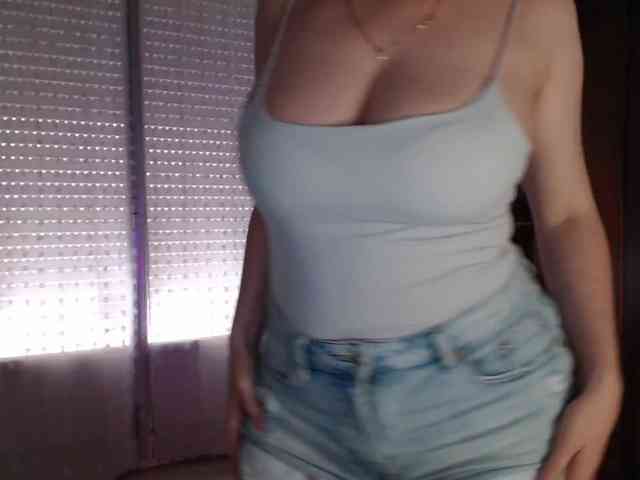 Alina-Lovely webcam