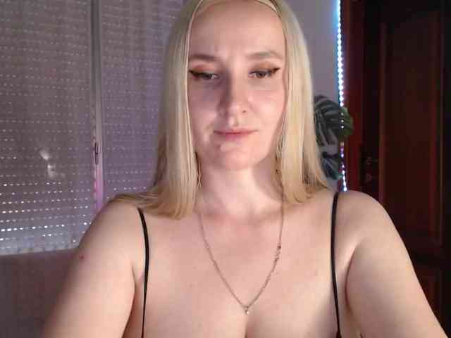Alina-Lovely webcam