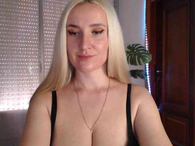 Alina-Lovely webcam