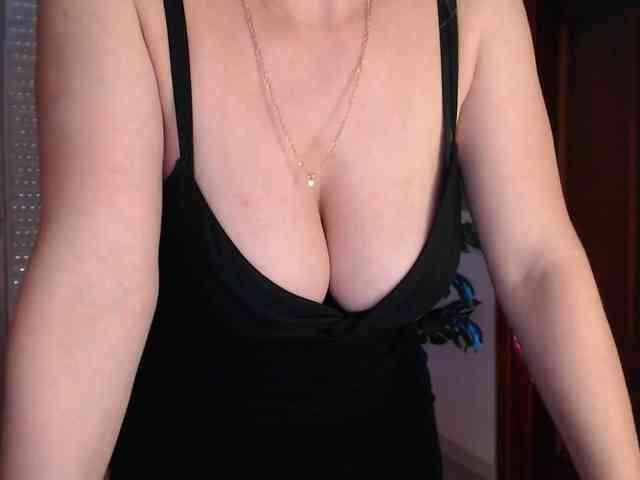 Alina-Lovely webcam