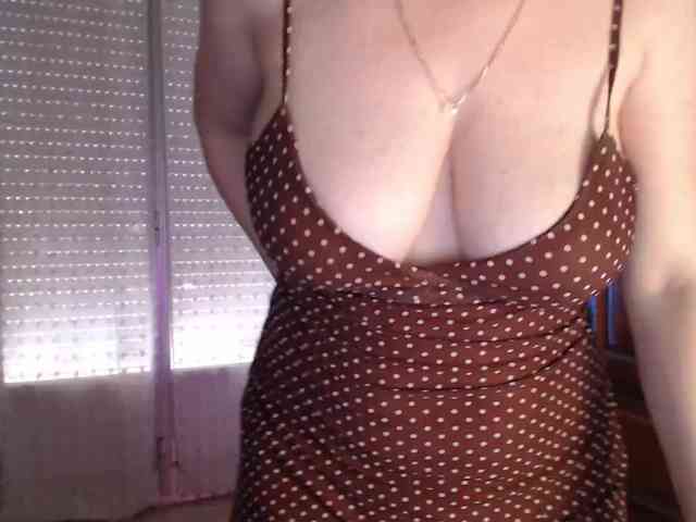 Alina-Lovely webcam