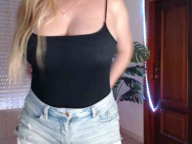 Alina-Lovely webcam