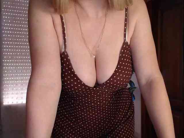 Alina-Lovely webcam