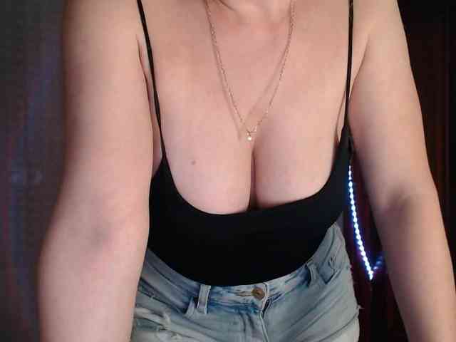 Alina-Lovely webcam