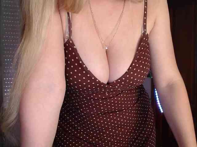 Alina-Lovely webcam