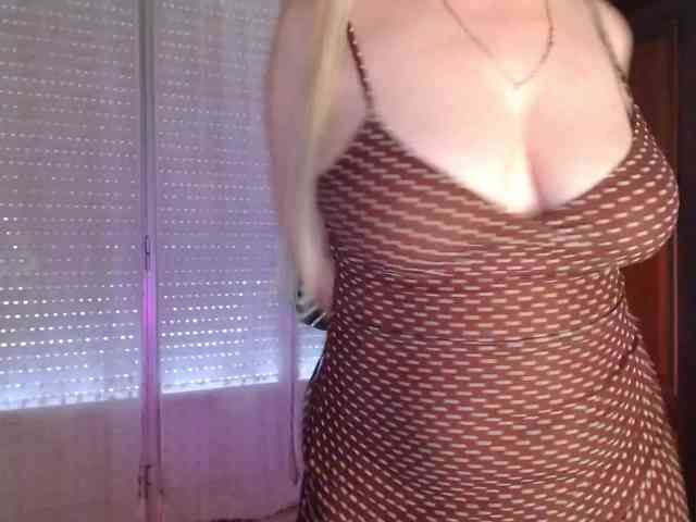 Alina-Lovely webcam