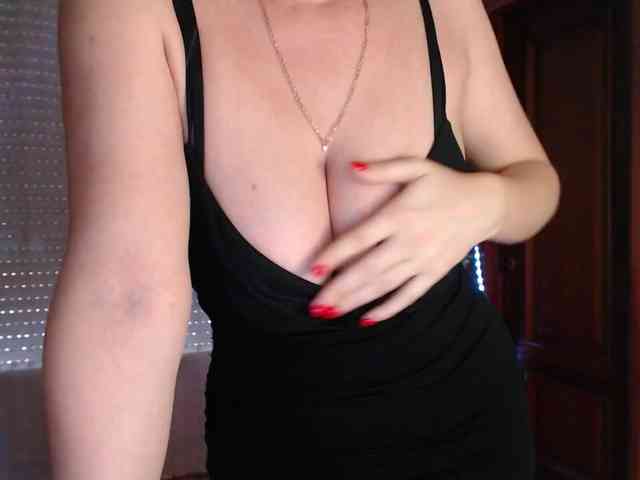 Alina-Lovely webcam