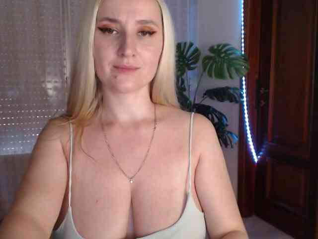 Alina-Lovely webcam