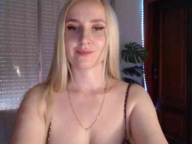 Alina-Lovely webcam