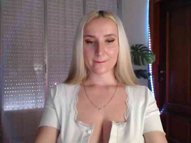 Alina-Lovely webcam