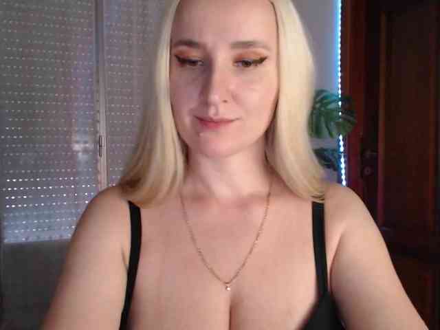 Alina-Lovely webcam