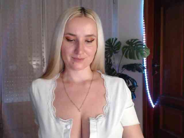 Alina-Lovely webcam
