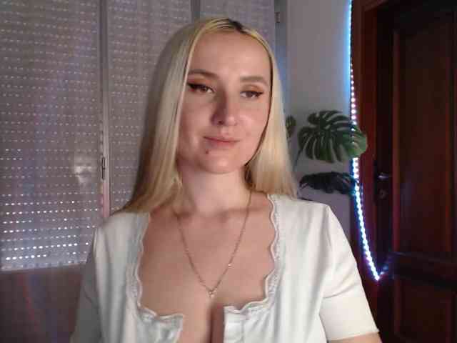 Alina-Lovely webcam