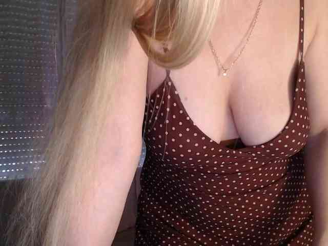 Alina-Lovely webcam
