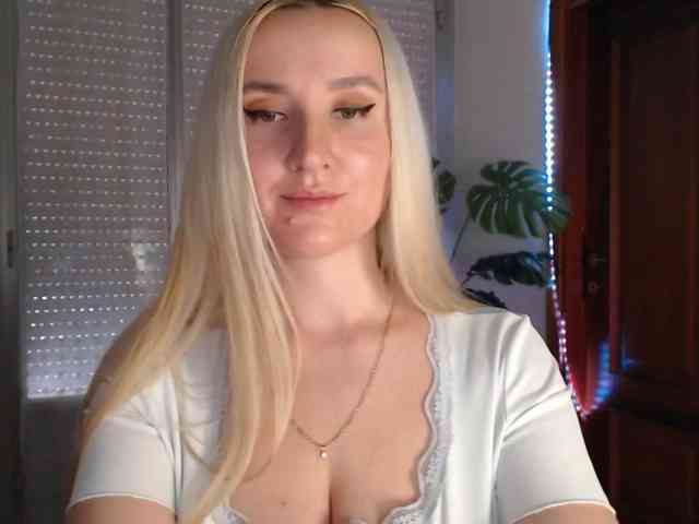 Alina-Lovely webcam