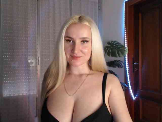 Alina-Lovely webcam