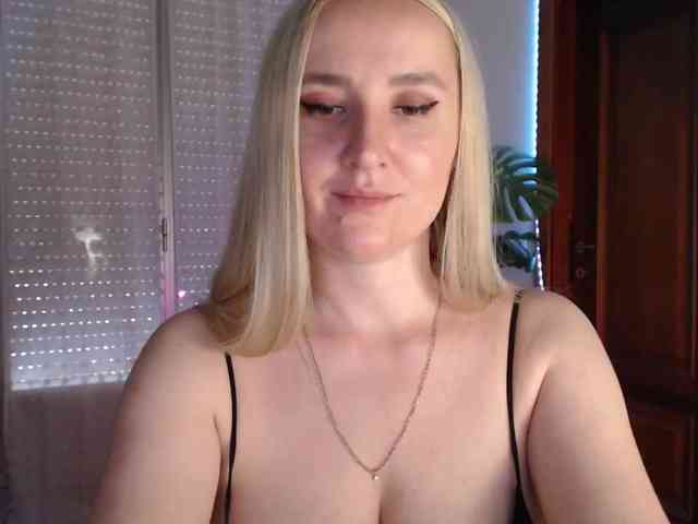 Alina-Lovely webcam