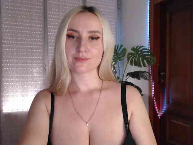 Alina-Lovely webcam