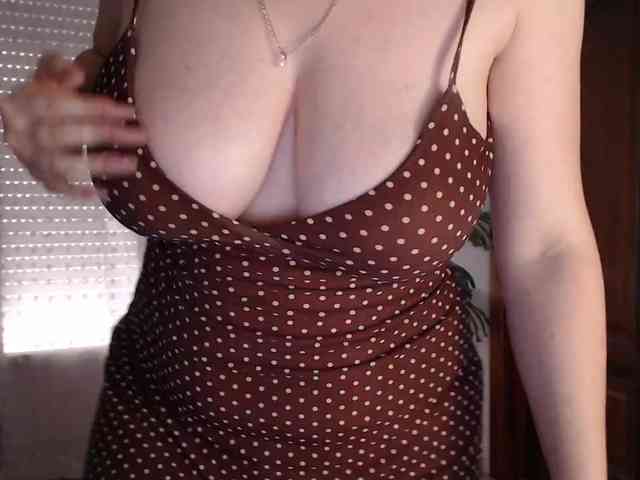 Alina-Lovely webcam