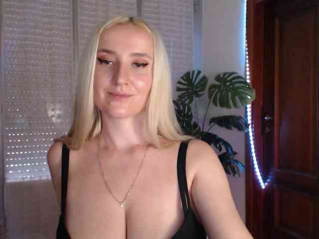 Alina-Lovely webcam