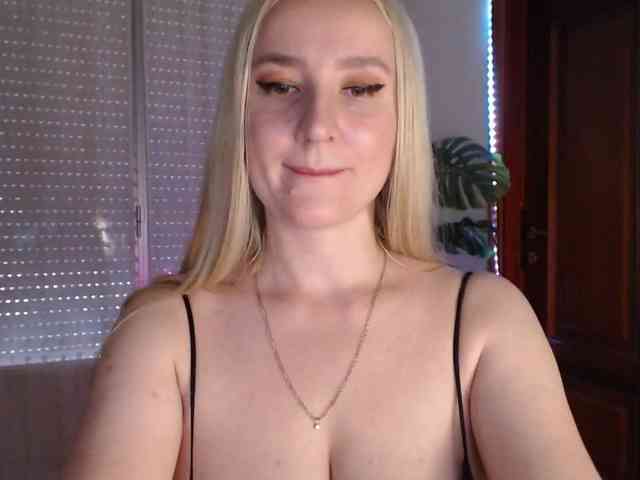 Alina-Lovely webcam