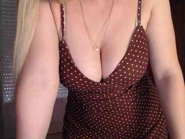 Alina-Lovely webcam