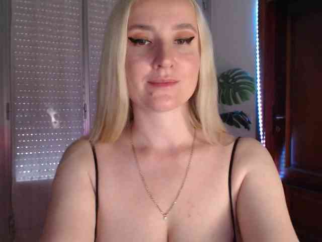 Alina-Lovely webcam