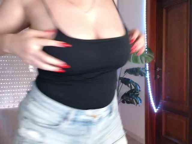 Alina-Lovely webcam