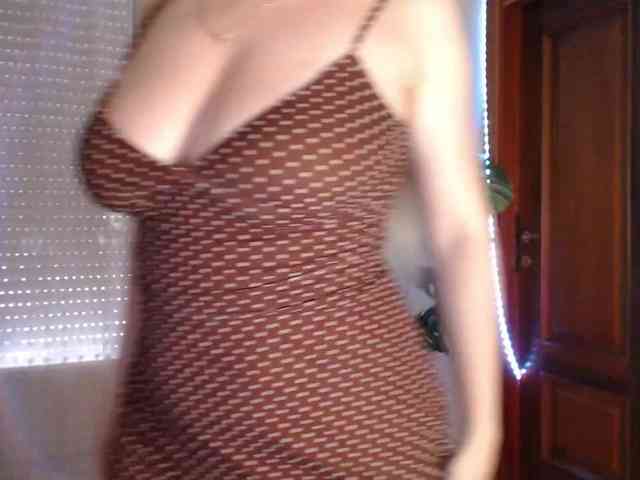 Alina-Lovely webcam