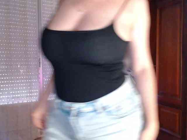 Alina-Lovely webcam