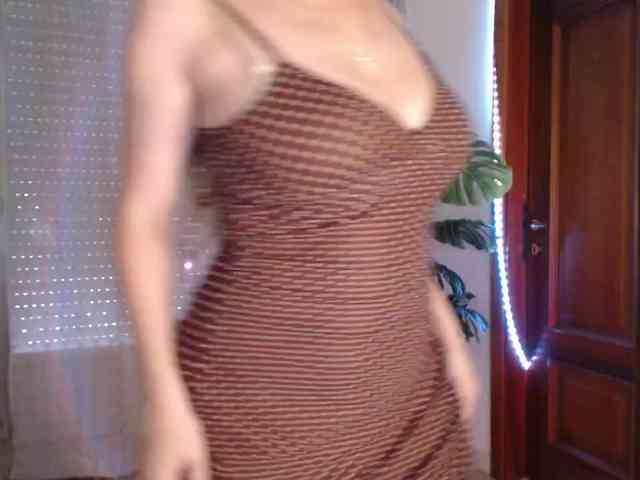Alina-Lovely webcam