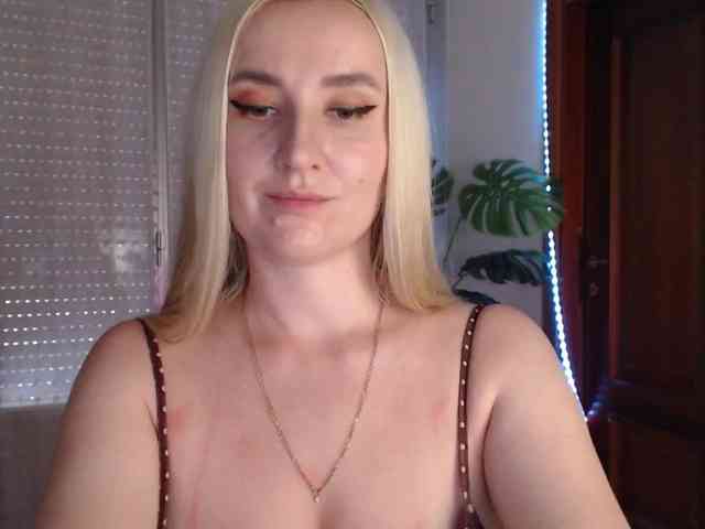 Alina-Lovely webcam