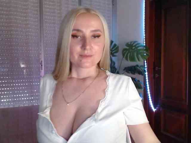 Alina-Lovely webcam