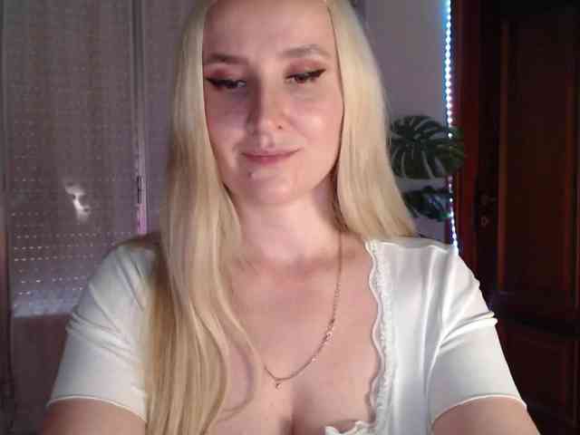 Alina-Lovely webcam