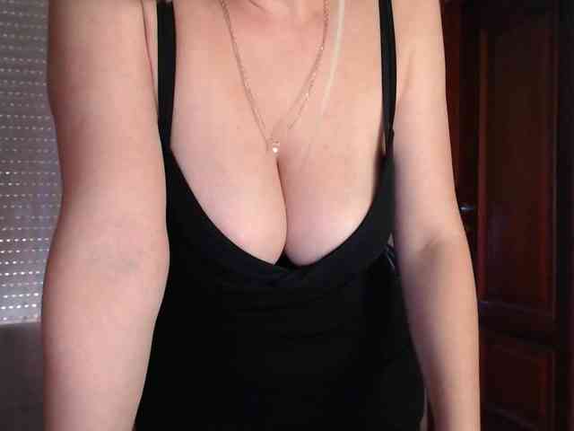 Alina-Lovely webcam