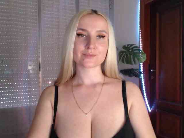 Alina-Lovely webcam