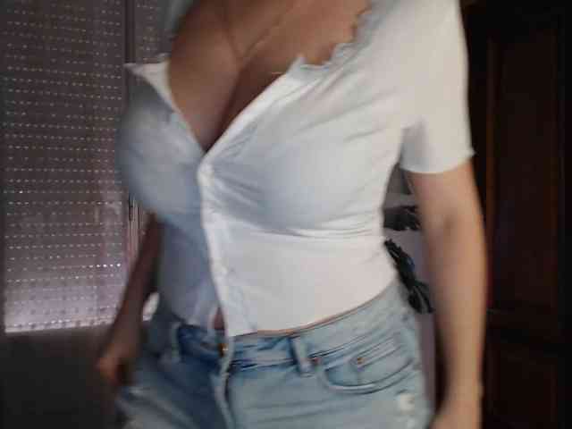 Alina-Lovely Live Webcam on BongaCams
