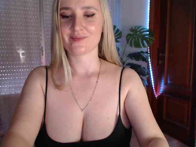 Alina-Lovely webcam