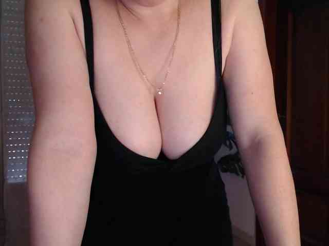 Alina-Lovely webcam