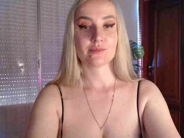 Alina-Lovely webcam