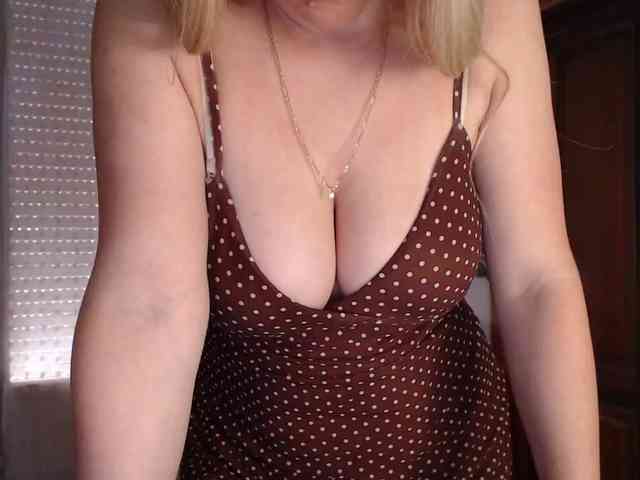 Alina-Lovely webcam