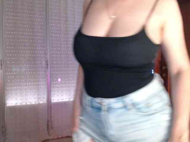Alina-Lovely webcam